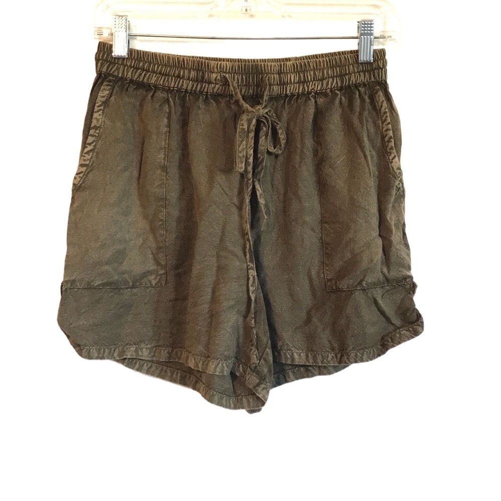 Solitaire green rayon elastic waist shorts size Medium